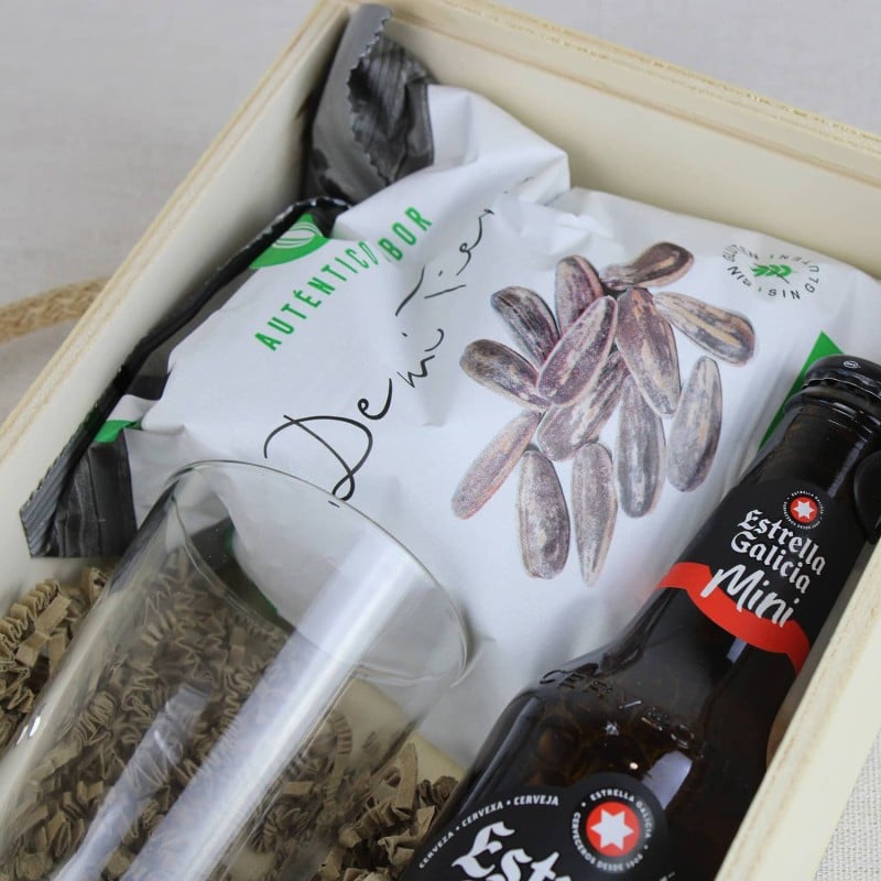 Caja Regalo con Foto Cerveza Vaso y Pipas - Imagen 4