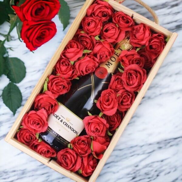Caja Regalo Personalizada con Rosas Botella...