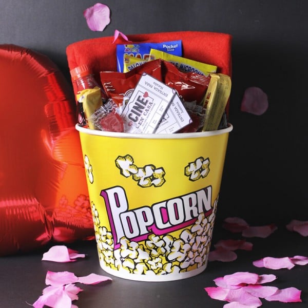 Cubo para Parejas Cine en Casa con Manta y...